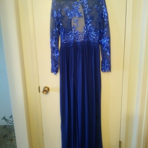 Beautiful Sexy Blue Formal Dress. - Picture 5 of 6